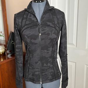 New with tags 🏷 cute looking Lululemon Jacket, perfect for the gym.